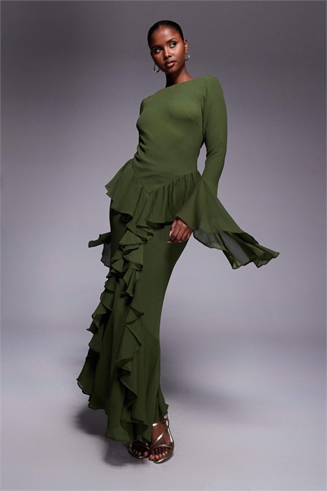 Макси-платье с длинными рукавами и оборками артикул 150082297