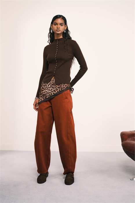 Джинсы с зауженными штанинами артикул 149244937