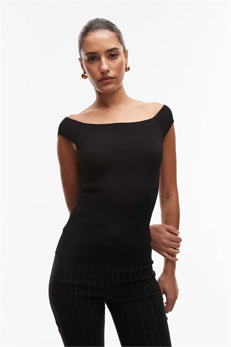 Топ из фактурного трикотажа с открытыми плечами и вырезом «сердце» артикул 143080397