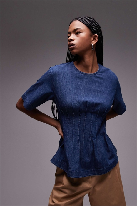 Легкая джинсовая блузка с плиссированным лифом артикул 143301559