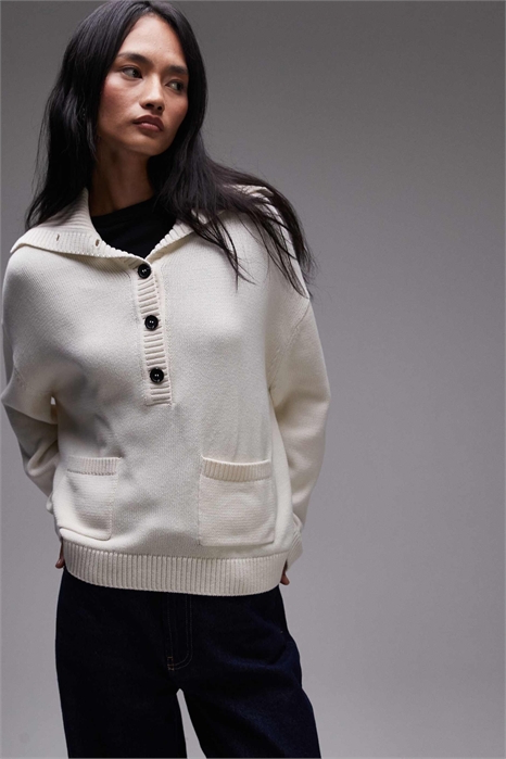 Вязаный свитер с воротником на крупных пуговицах артикул 148521106