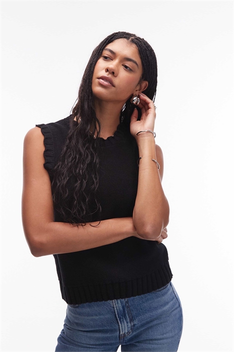Трикотажный жилет-майка с оборкой по краю артикул 149244917