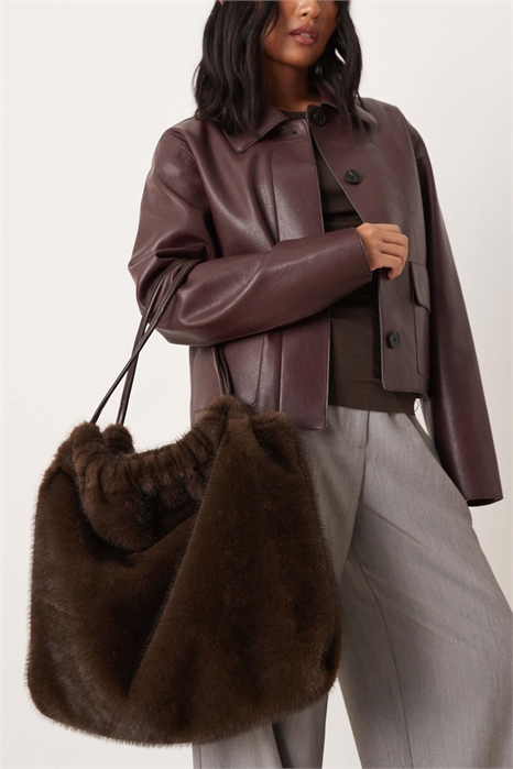 Сумка через плечо из искусственного меха свободного кроя артикул 151865347