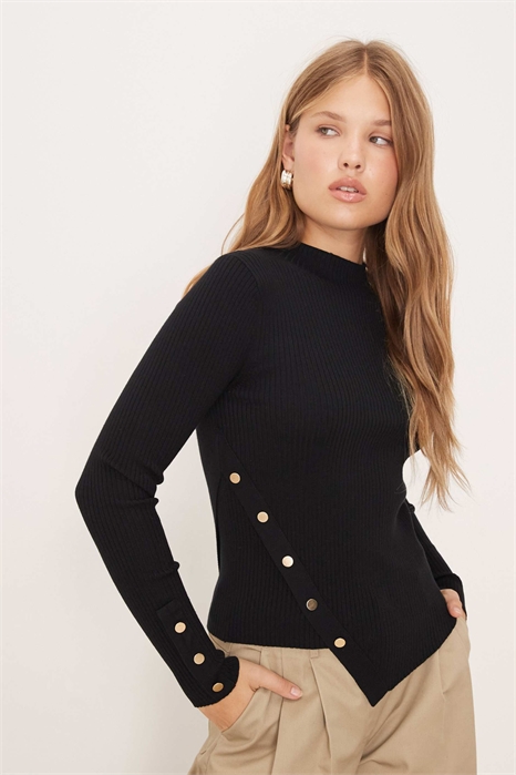 Топ из трикотажа асимметричного кроя с золотыми пуговицами артикул 151634579