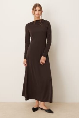 Макси-платье с V-образным вырезом и длинными рукавами артикул 151634605