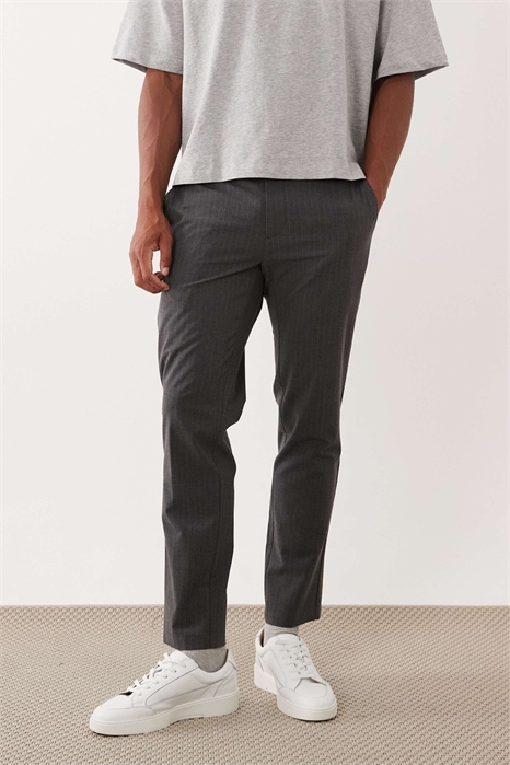 Брюки приталенного кроя с эластичным поясом артикул 155869524