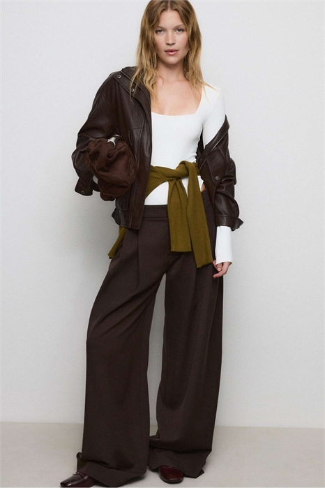 Боди из полиамида с квадратным вырезом артикул 151257744