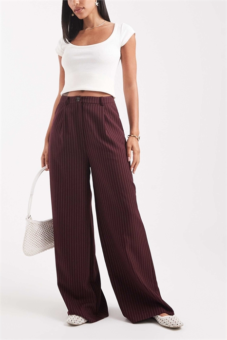 Брюки в тонкую полоску артикул 142973658