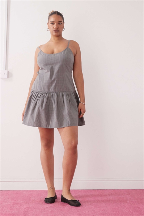 Мини-платье с вырезом «лодочка» и заниженной талией артикул 143256912