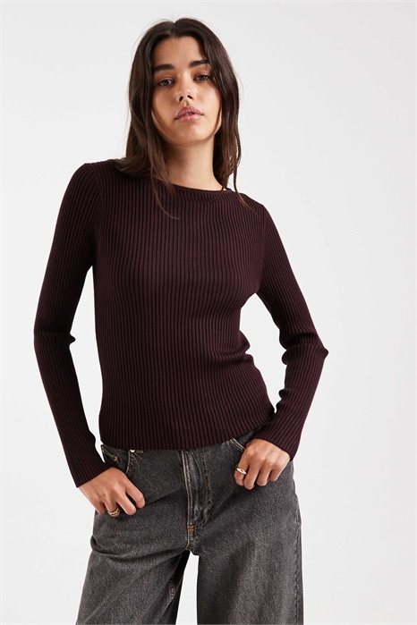 Свитер с ребристой отделкой, косым вырезом и длинными рукавами артикул 152631232