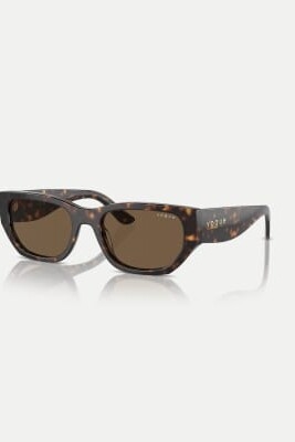 Солнцезащитные очки прямоугольной формы с коричневыми стеклами артикул 144263576