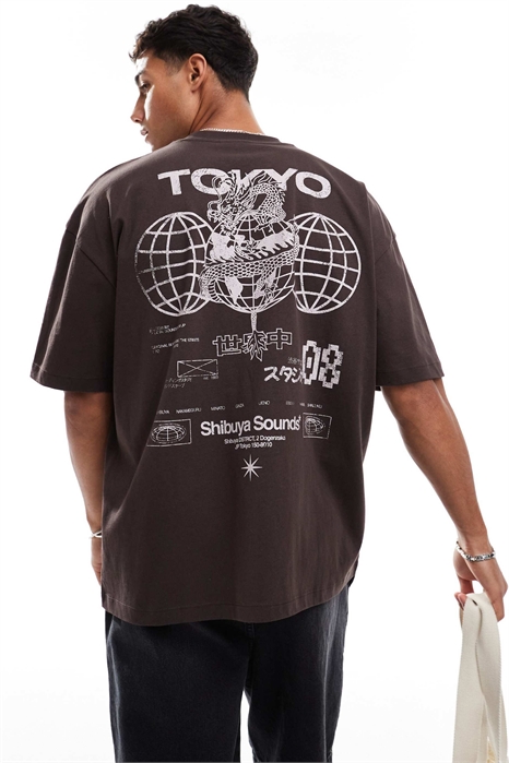 Футболка свободного кроя с уличным принтом артикул 155809607