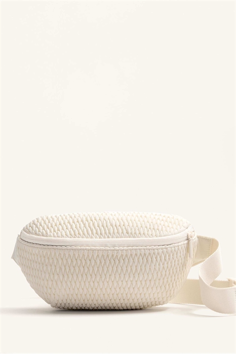 Сумка-поясная с мягкой текстурированной поверхностью артикул 154158359