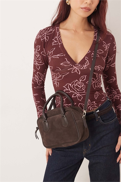 Сумочка-боулер из замши цвета «бриз» артикул 154293486