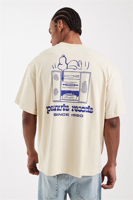 Футболка свободного кроя с принтом Снупи на спине артикул 153808435