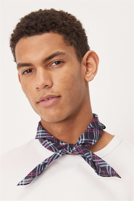 Бандана из хлопка с классическим клетчатым узором артикул 152155015