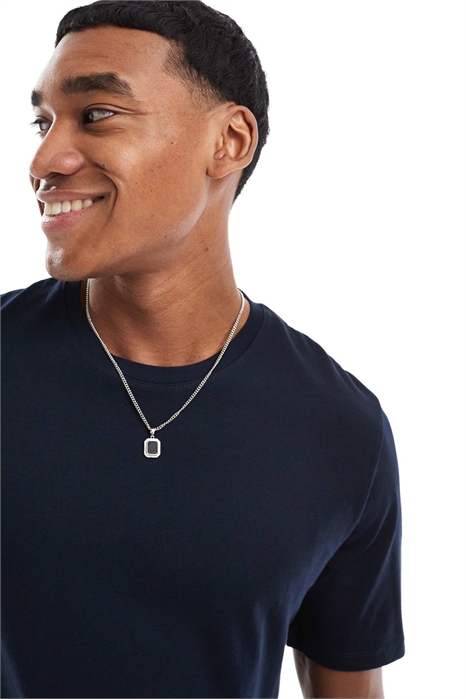 Футболка Essentials артикул 118839919