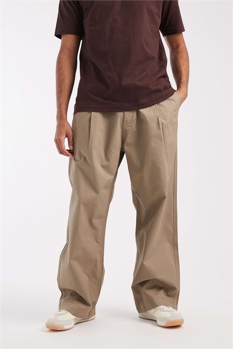 Брюки с широкими штанинами и складками спереди артикул 153117988