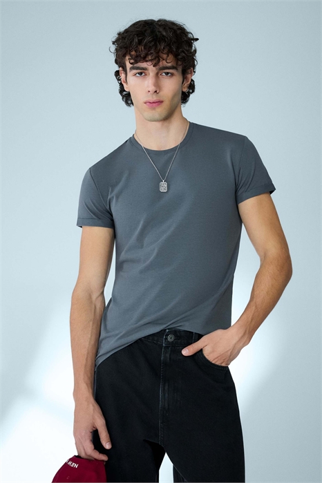 Футболка с короткими рукавами, которые можно закатать артикул 155588146