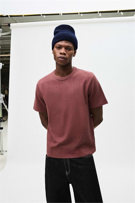 Футболка с короткими рукавами и фактурной поверхностью артикул 154900975