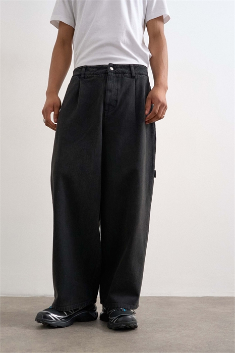 Плотник, работающий с бочковым саржем артикул 151636911