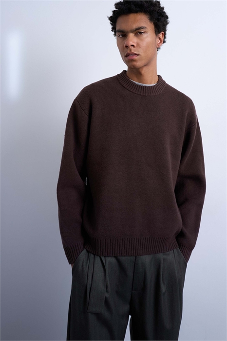 Свитер с круглым вырезом свободного кроя артикул 151052485