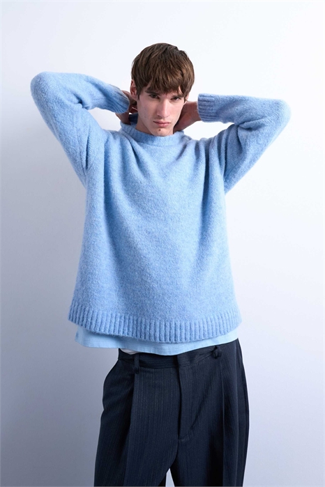 Свитер с круглым вырезом из рыхлого трикотажа артикул 142120987