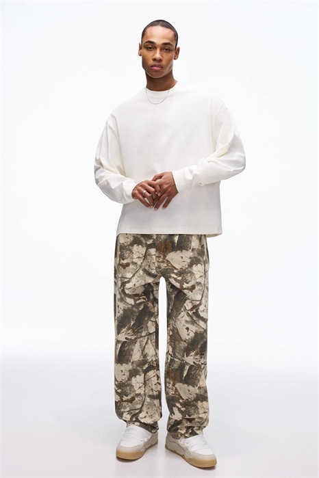 Брюки свободного кроя с принтом артикул 155120359