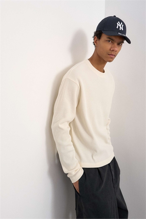 Футболка с длинным рукавом из плотной ткани с вафельной текстурой и укороченным кроем артикул 154672702