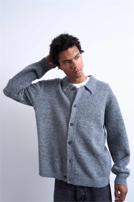 Кардиган свободного кроя на пуговицах артикул 142120956