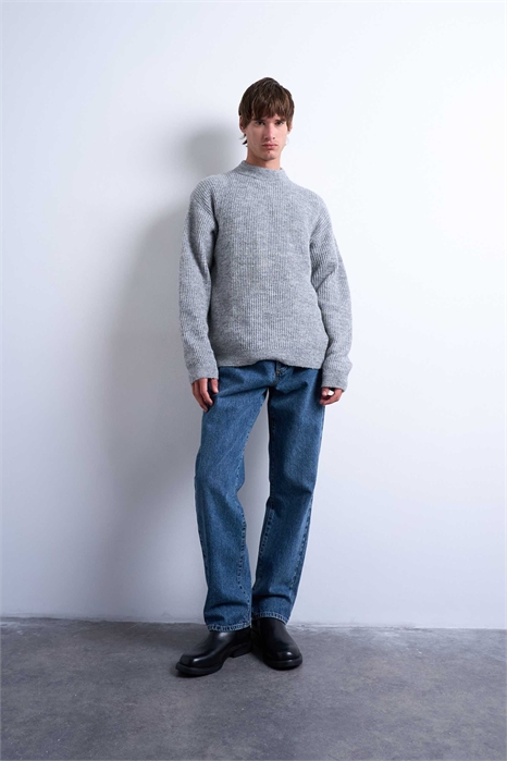 Вязаный свитер артикул 147084290