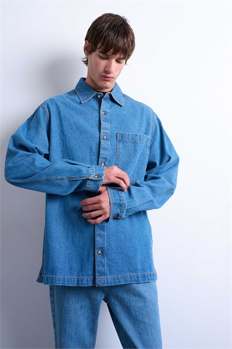 Джинсовая рубашка свободного кроя артикул 143503496
