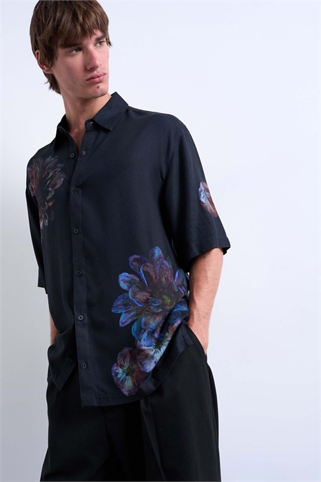 Рубашка из твила с короткими рукавами и свободным кроем, с нанесенным цветочным принтом артикул 149425328