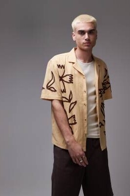 Рубашка свободного кроя с вышивкой на воротнике артикул 142351694