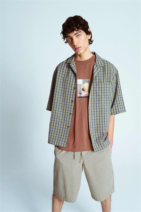 Рубашка с короткими рукавами, прямого кроя, с текстурным клетчатым принтом артикул 142326026