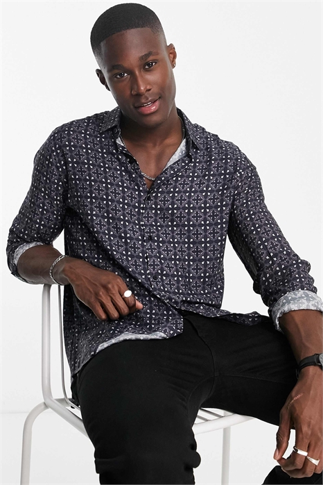 Рубашка с принтом в виде геометрических плиток артикул 105125299