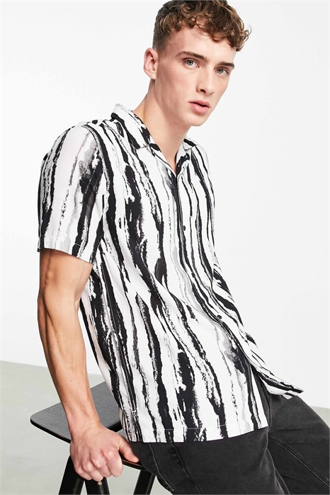 Рубашка с нарисованными полосками артикул 105383991