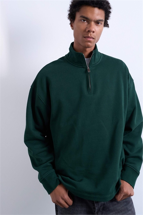 Модель свободного кроя из плотной ткани с застежкой-молнией на 1/4 длины артикул 150750754