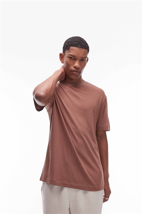 Футболка свободного кроя с тонкой полоской артикул 143082141