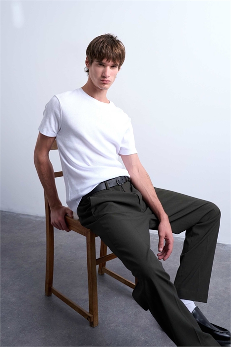 Футболка облегающего кроя с ребристой отделкой артикул 139964935