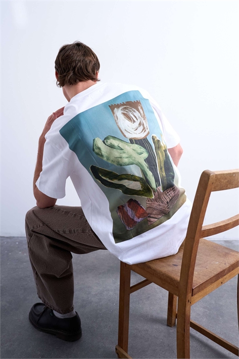 Футболка свободного кроя с цветочным принтом в стиле коллажа спереди и сзади артикул 144208352