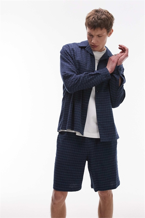 Синие шорты средней плотности с полосками артикул 139876675