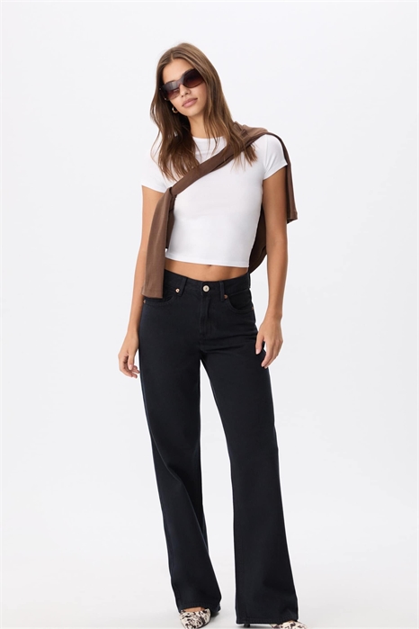 Джинсы D92 с прямым кроем и широкими брючинами артикул 151907459