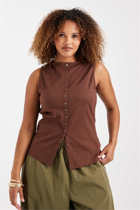 Топ-безрукавка New Look Curve с лодочным вырезом и застежкой на пуговицы артикул 155394058