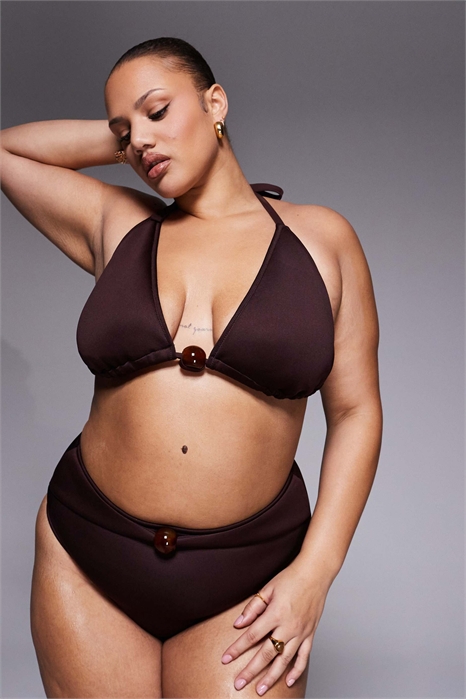 ASOS DESIGN Curve Dora — бикини-топ премиум-класса с высоким верхом в форме треугольника и крупной бусиной артикул 152122721