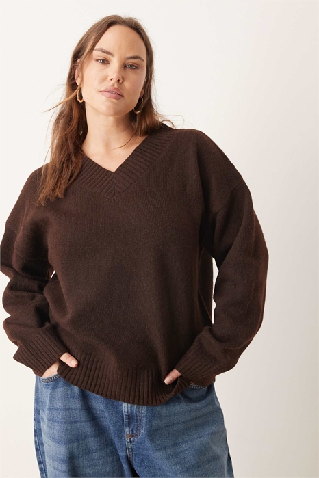 Свитер с V-образным вырезом из мягкой ткани артикул 145953982