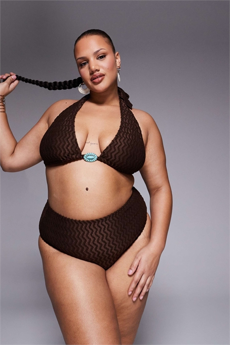 Бикини-трусики с высокой талией и фактурной отделкой артикул 153323600