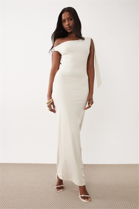 Эксклюзивное облегающее макси-платье с асимметричной завязкой на плече артикул 153492485