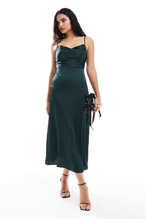 Макси-платье с атласным капюшоном и бретелями артикул 135700121