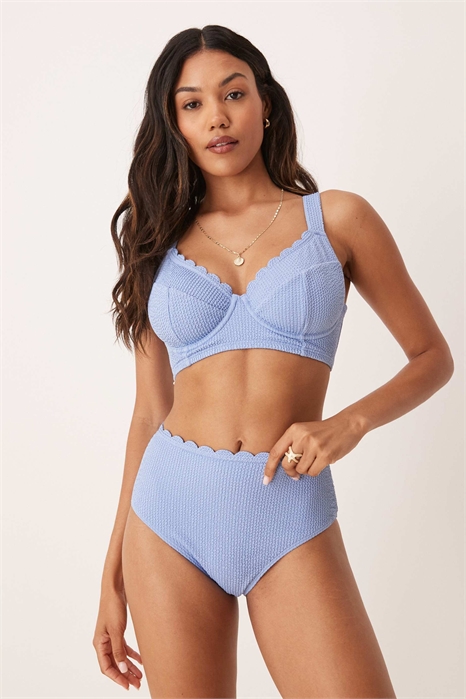 Бюстгальтер-бикини с косточками и гофрированной отделкой в виде фестонов артикул 141008139